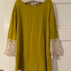 Very cute girls Nuggles dress size small!